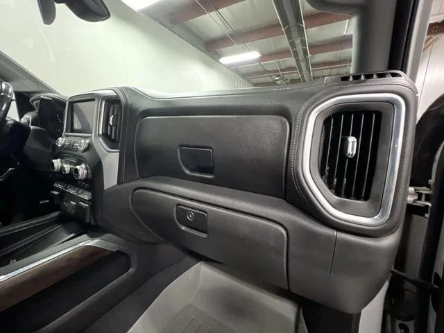 Used 2020 Silver GMC SLT image 31