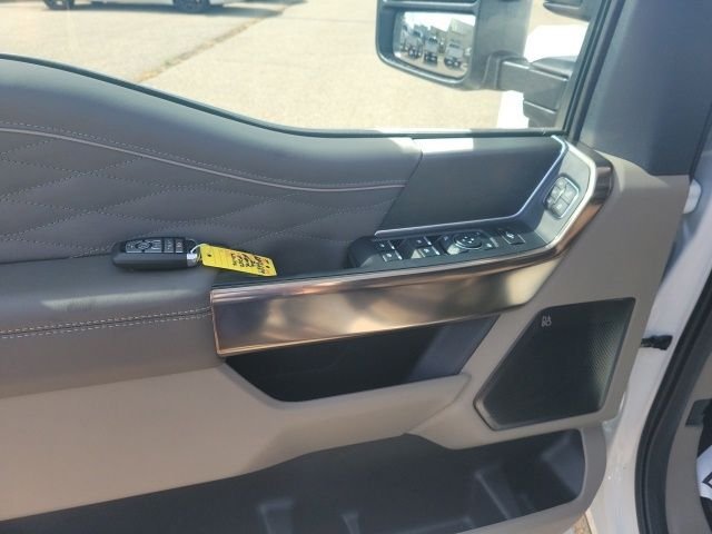 New 2026 Star White Metallic Tri-Coat Ford F-250® Platinum® image 25