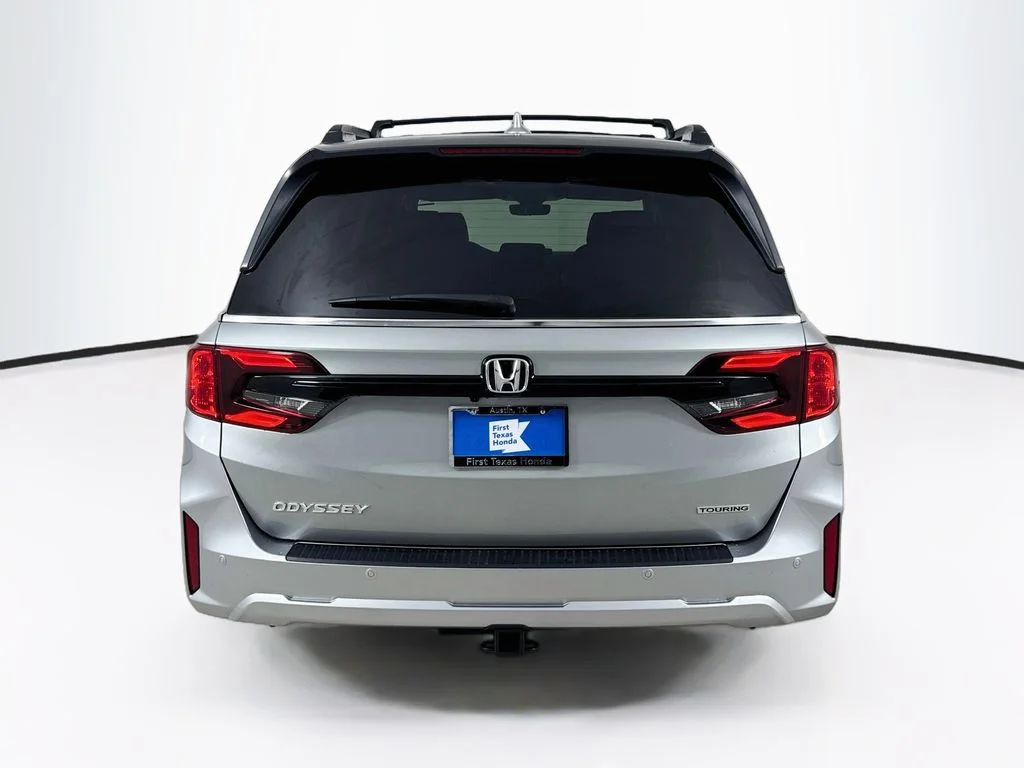 New 2026 Solar Silver Metallic Honda Touring image 7
