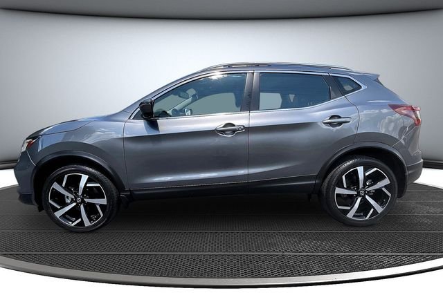 Used 2022 Gray Nissan SL image 8