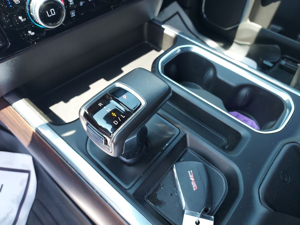 Used 2022 Black GMC SLT image 19