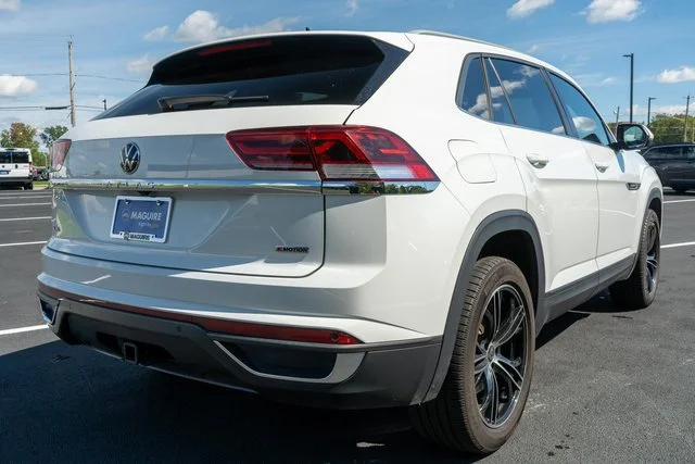 Used 2022 White Volkswagen 3.6L V6 SE w/Technology image 6