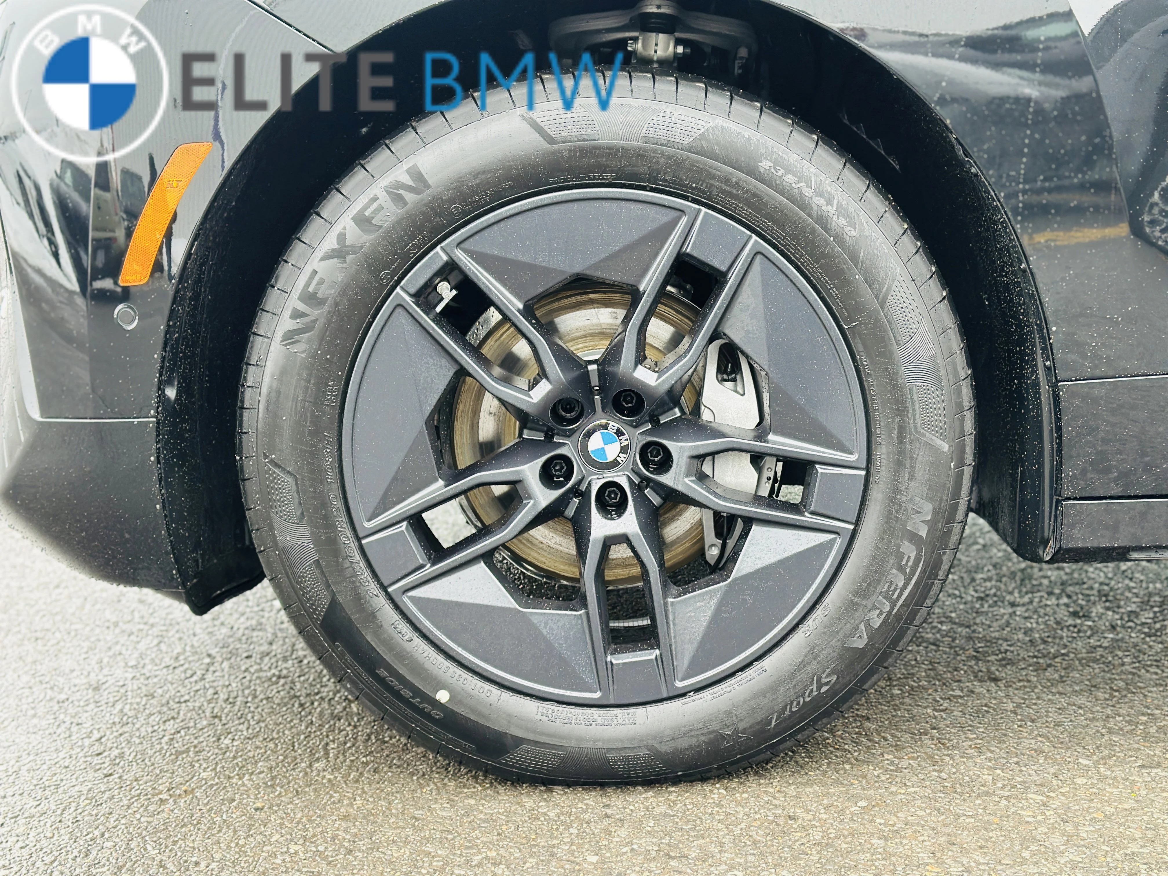 Used 2026 BLACK SAPPHIRE METALLIC BMW XDRIVE60 image 12
