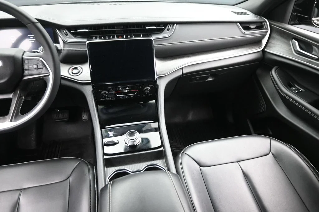 Used 2024 Gray Jeep Limited image 16
