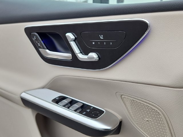 New 2026 Polar White Mercedes-Benz GLC300 image 22