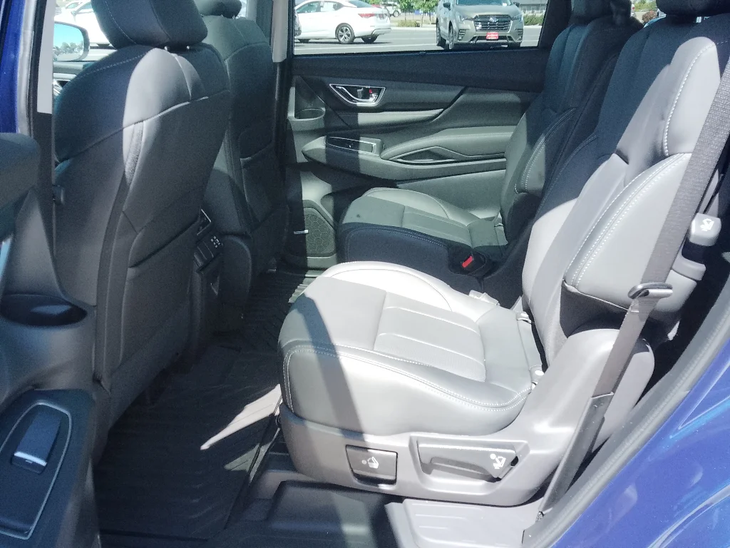 New 2026 SAPPHIRE BLUE PEARL Subaru Limited 7-Passenger image 12