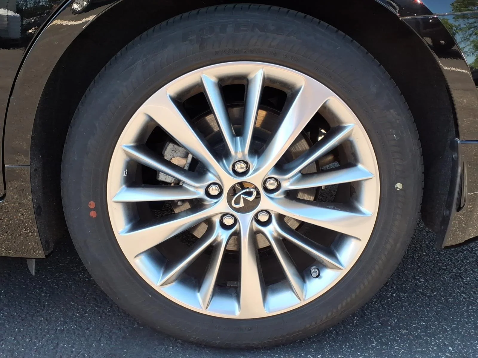 Certified Used 2023 Black INFINITI LUXE image 10