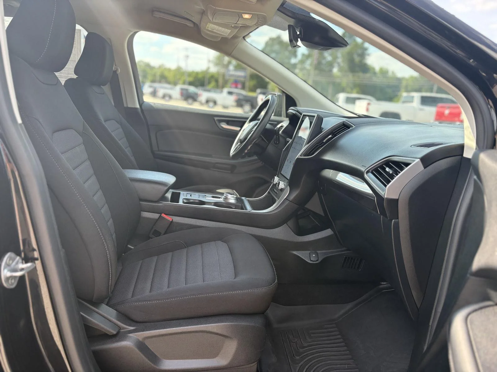 Used 2023 Agate Black Metallic Ford SE image 15