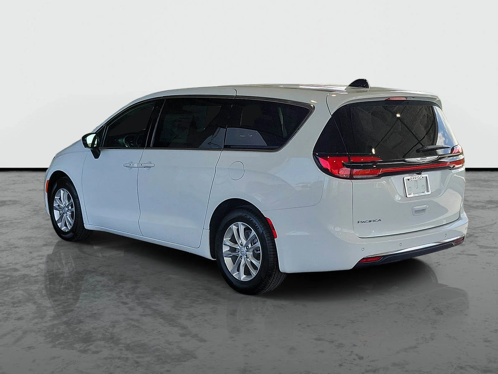 New 2026 Bright White Clear-Coat Exterior Paint Chrysler Select image 2