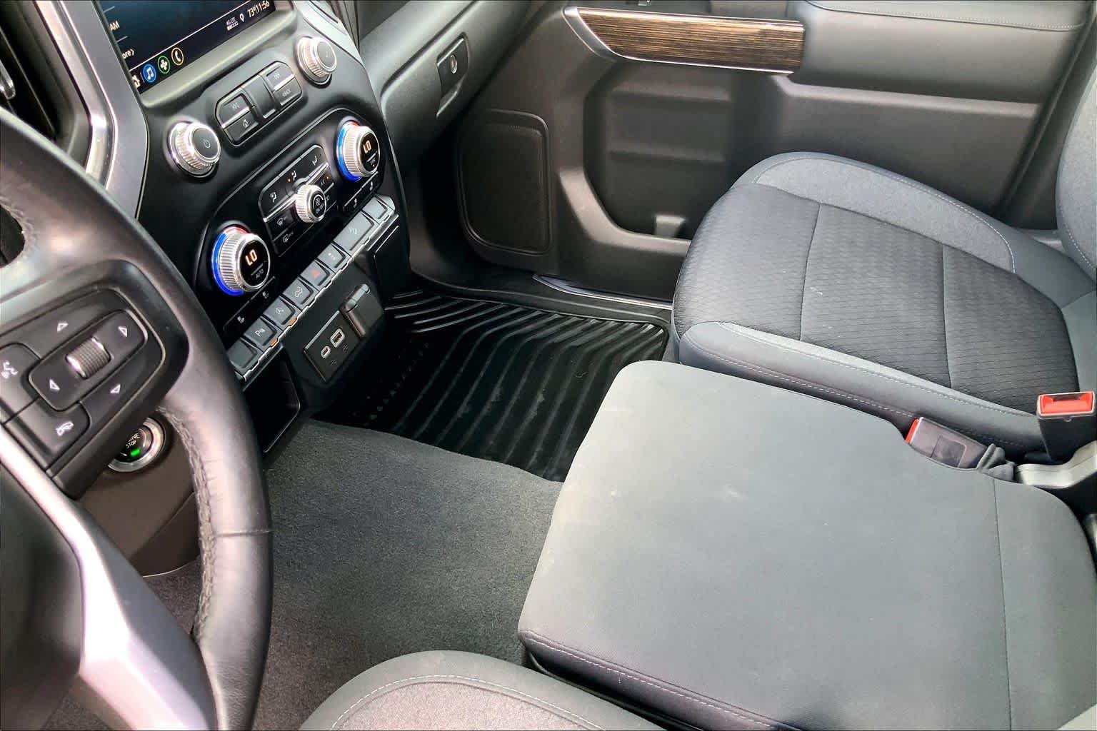 Used 2020 Cardinal Red GMC Elevation image 17