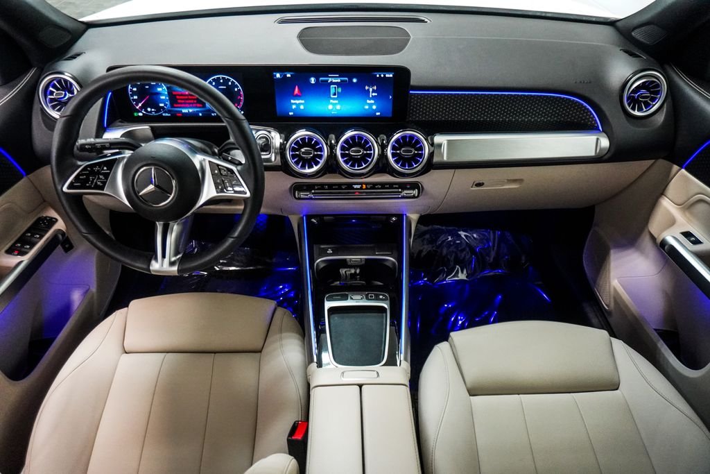 Used 2025 White Mercedes-Benz GLB 250 image 11