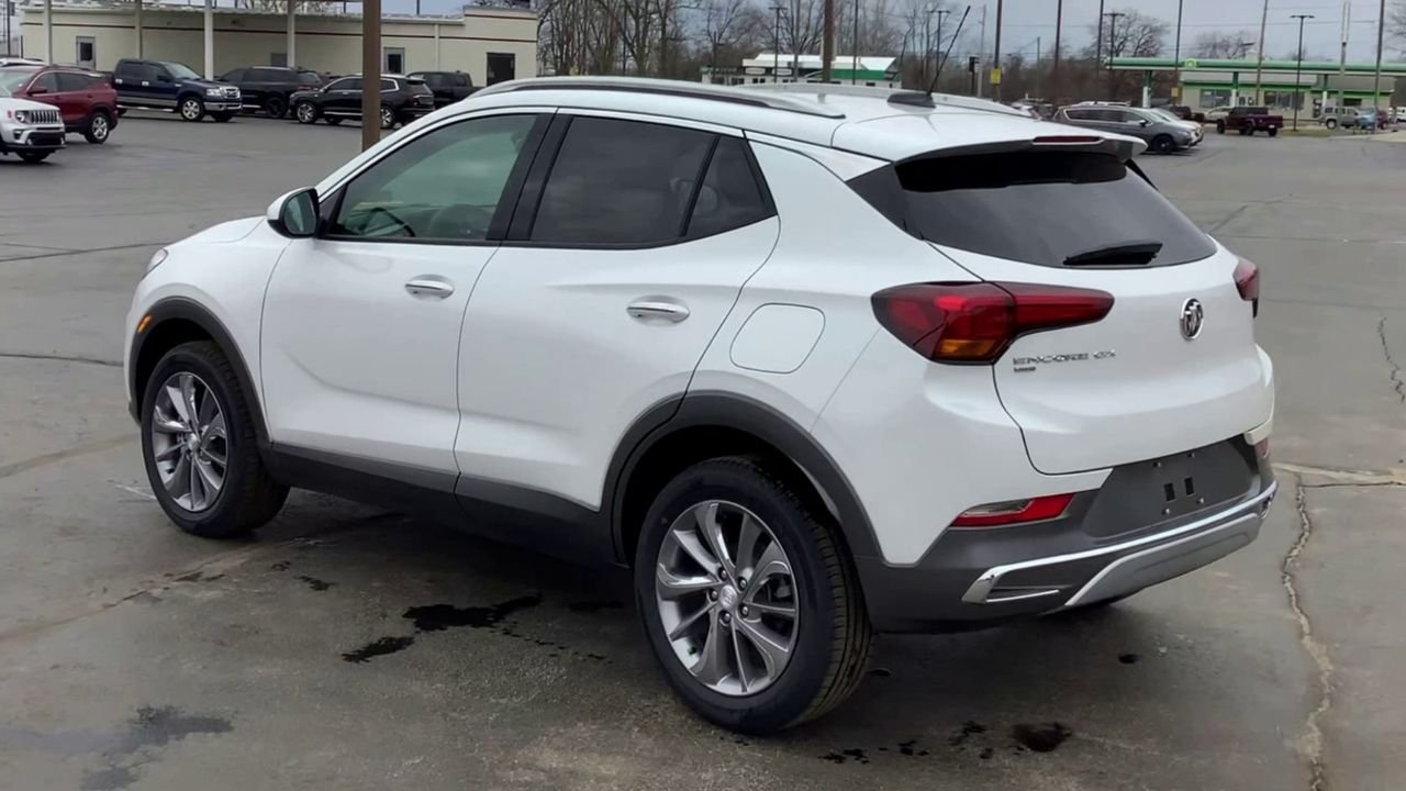 Used 2023 Off-white Buick Essence image 6
