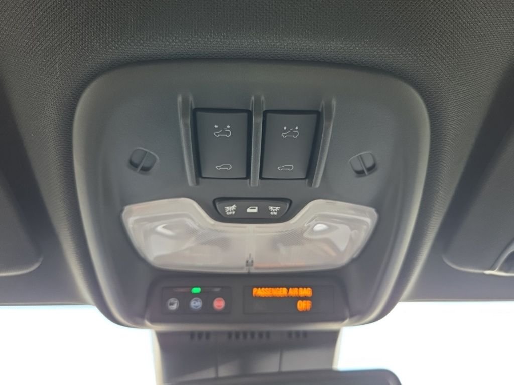 Used 2025 Black GMC Denali image 43