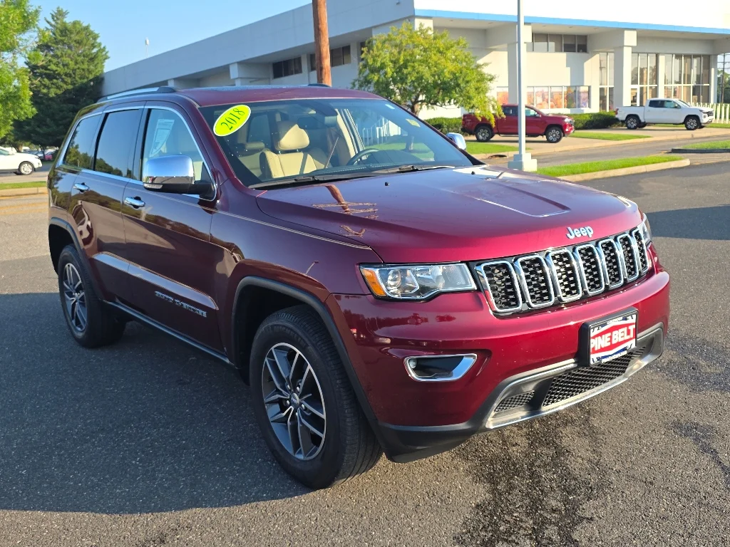 Used 2018 Velvet Red Pearl Coat Jeep Limited image 9