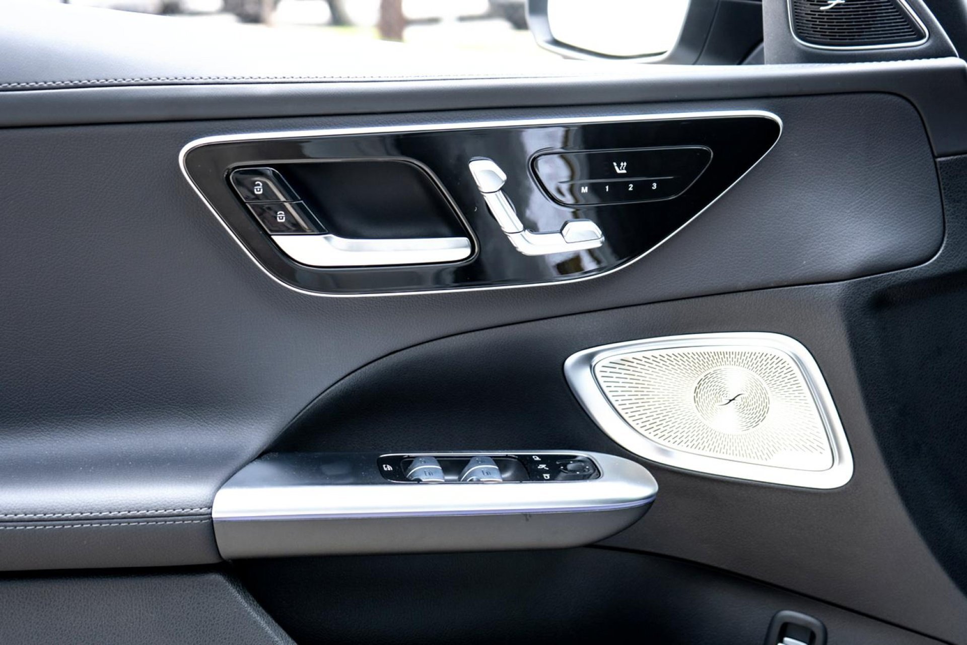 2025 Mercedes-Benz C-Class Sedan C 300 - Photo 13
