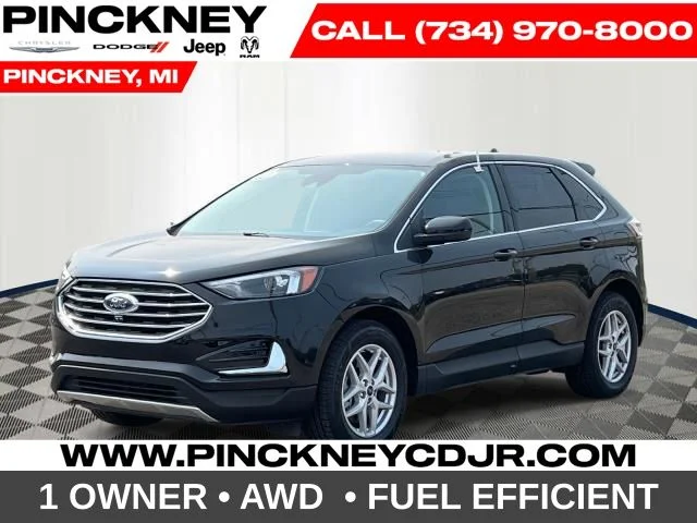 Used 2022 Black Ford SEL image 1