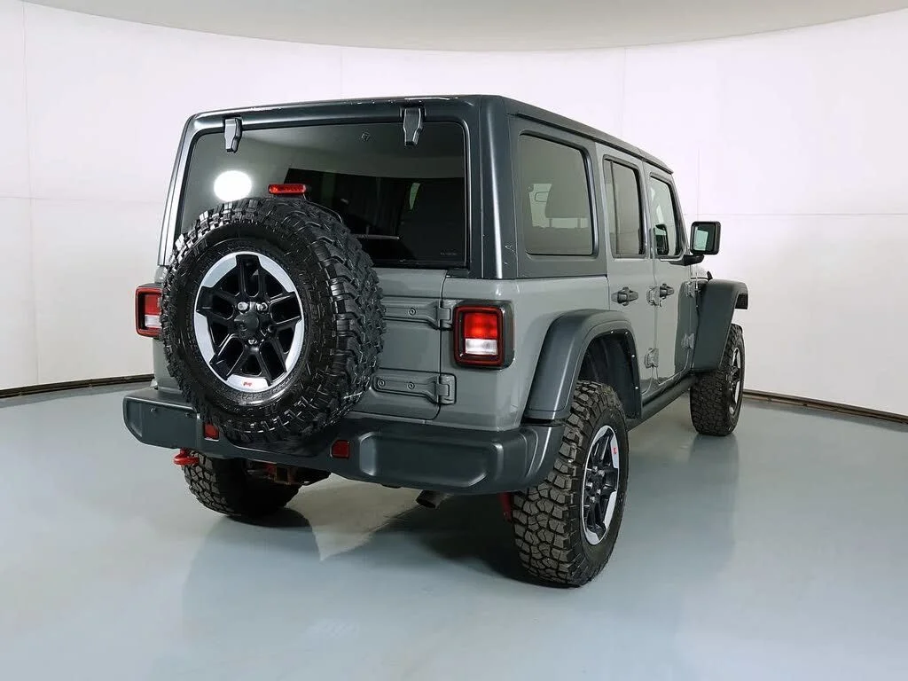 Certified Used 2021 Gray Jeep Unlimited Rubicon image 3