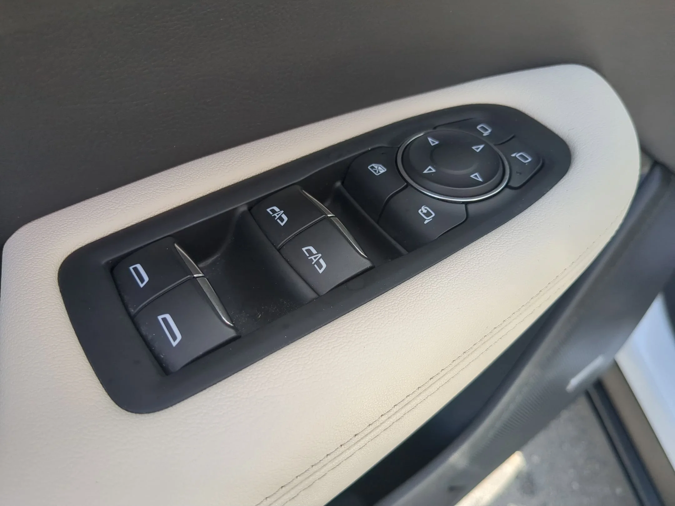 Used 2024 Crystal White Tricoat Cadillac AWD Sport image 22