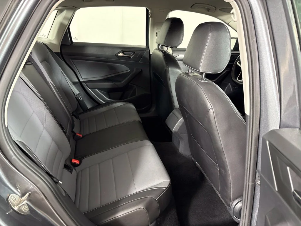 Used 2025 Gray Volkswagen 1.5T SE image 17