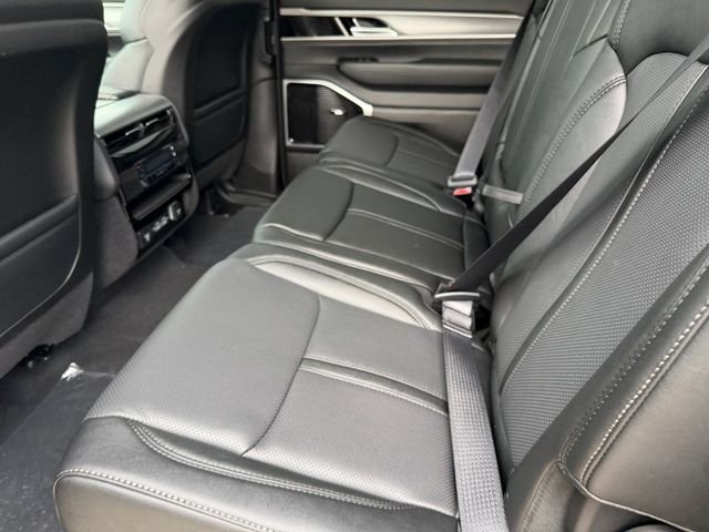 New 2026 High Gloss Black Exterior Paint Jeep Limited Reserve image 10