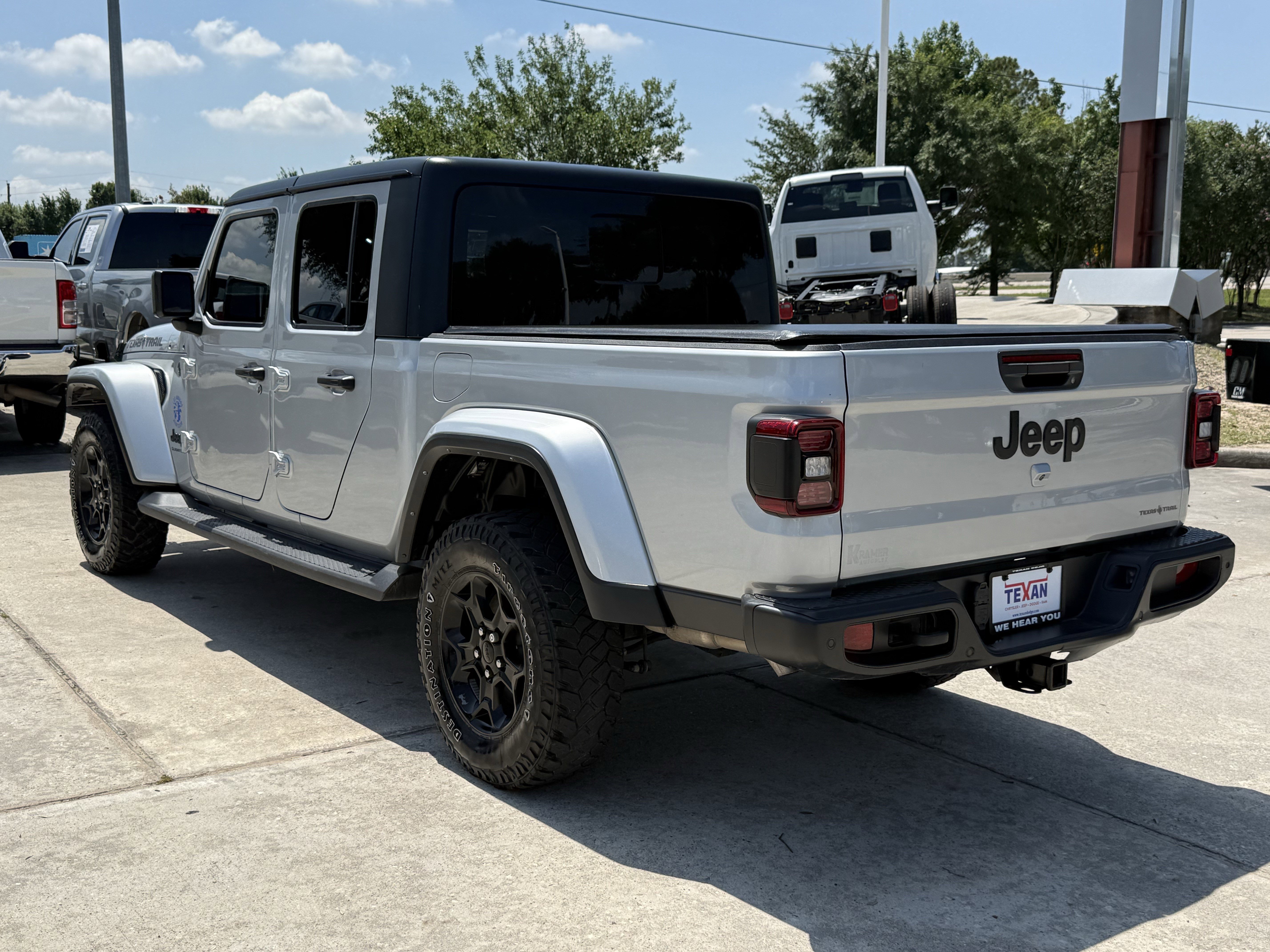 Used 2023 Silver Zynith Clearcoat Jeep Texas Trail image 6