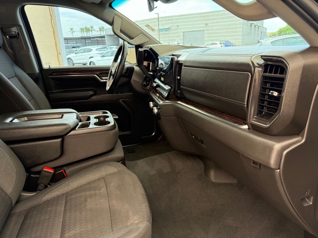 Used 2024 Onyx Black GMC Elevation image 13
