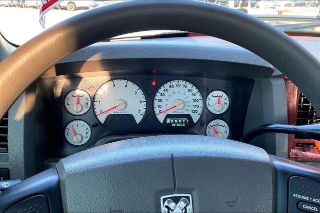 Used 2006 Red Dodge SLT image 18