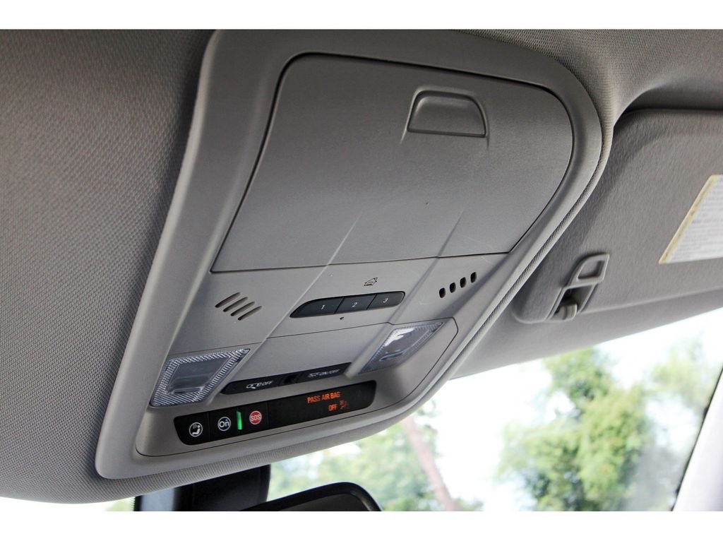 Used 2021 Black Buick Essence image 21