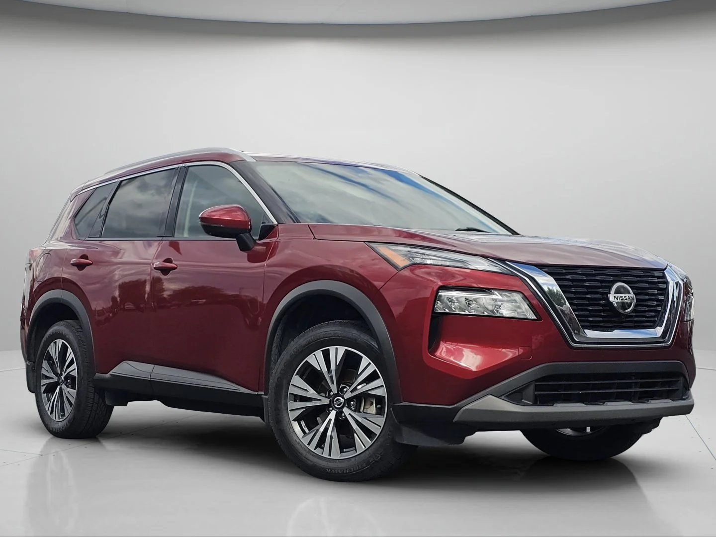 Used 2021 Scarlet Ember Tintcoat Nissan SV image 2