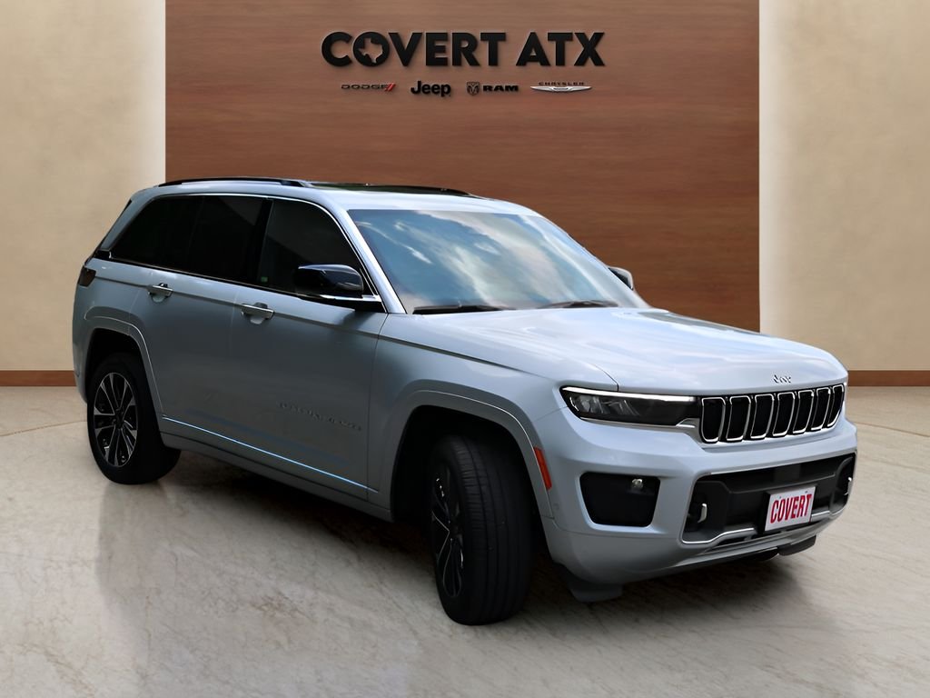Used 2022 Silver Jeep Overland image 7