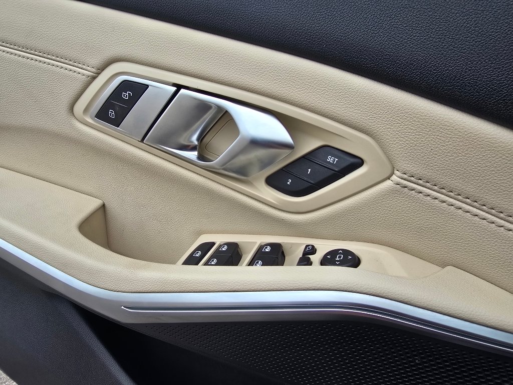 Used 2021 Phytonic Blue Metallic BMW 330e xDrive image 18