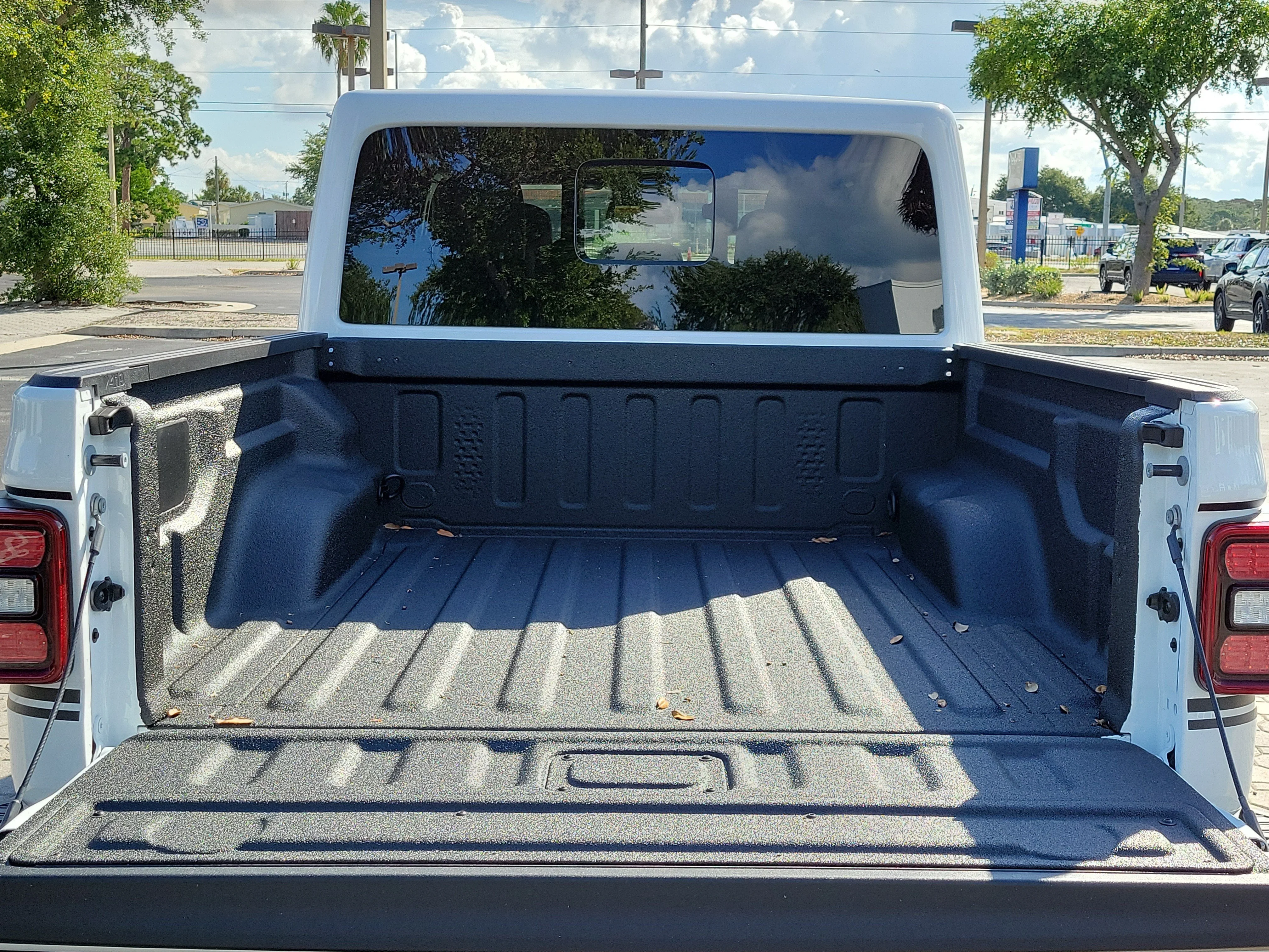 New 2026 Bright White Clearcoat Jeep Shadow Ops image 9
