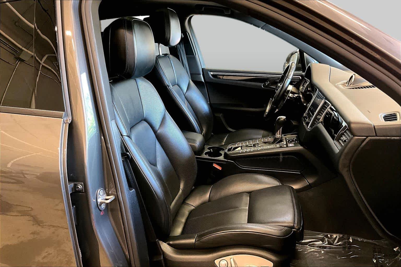 Used 2018 Agate Grey Metallic Porsche Sport Edition image 9