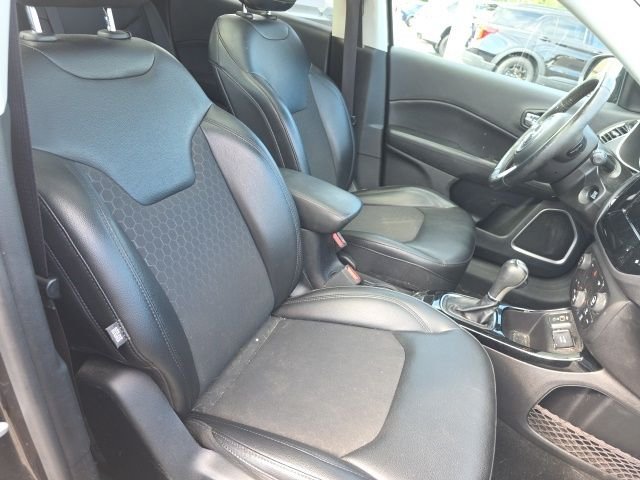 Used 2019 Crystal Metallic Jeep Latitude image 13