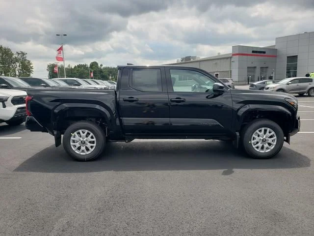 New 2026 Black Toyota SR5 image 4