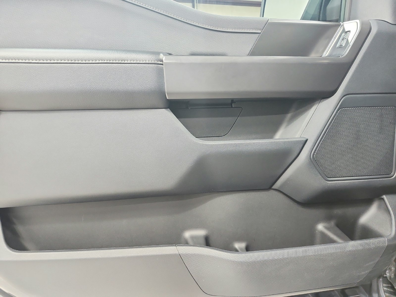 Used 2024 Gray Ford XLT image 35