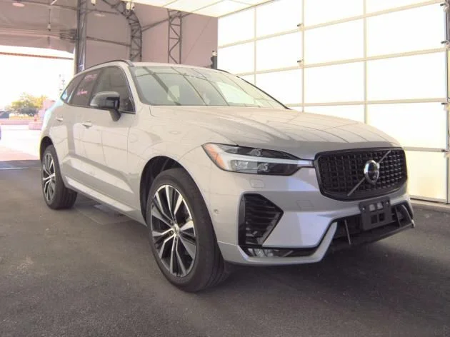 2025 Volvo XC60 B5 Plus Dark AWD's photo
