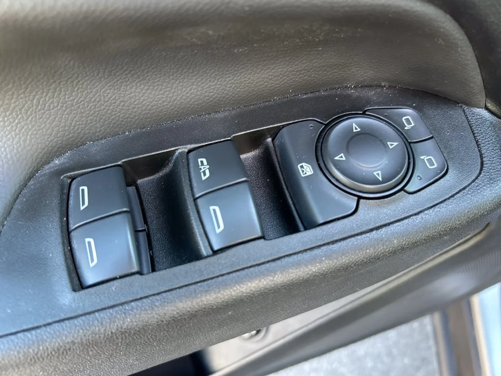 Used 2023 STERLING GRAY METALLIC Chevrolet LT image 18