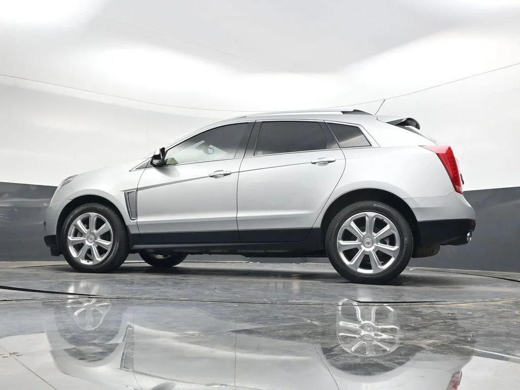 Used 2015 Radiant Silver Metallic Cadillac Performance image 27