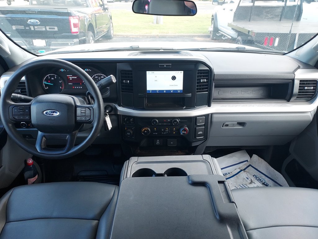 Used 2025 White Ford XL image 15