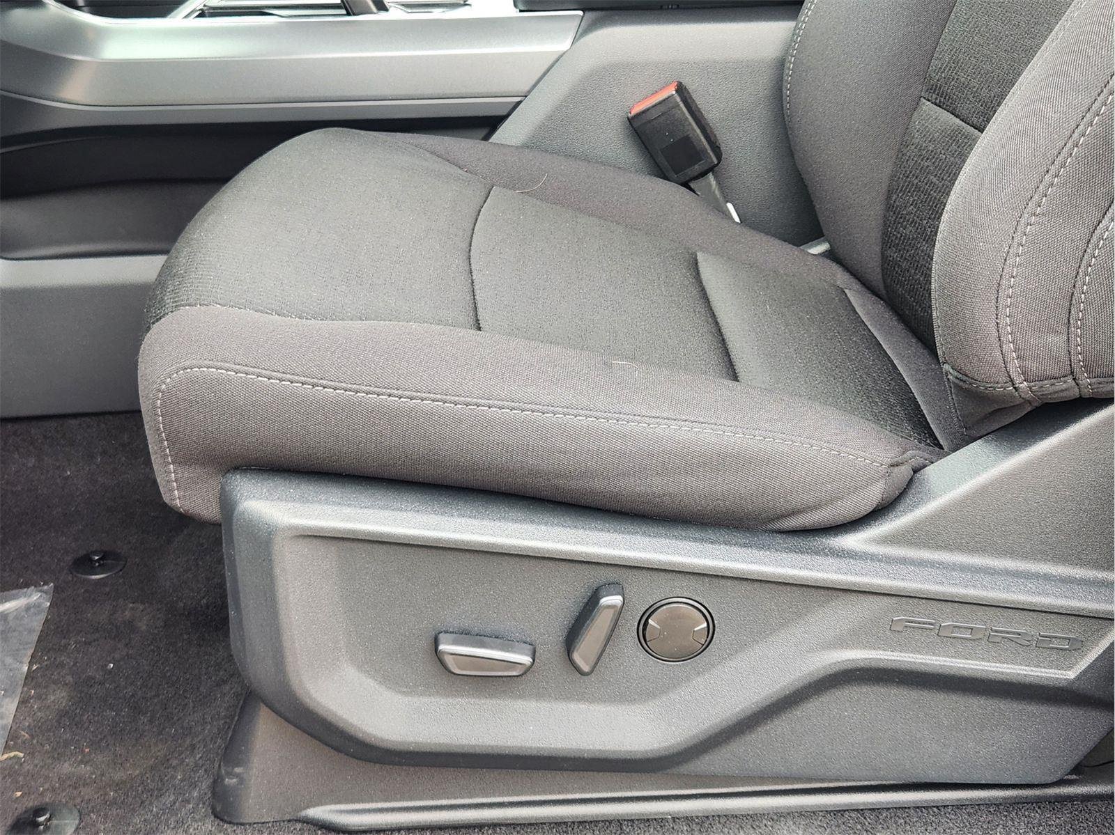 New 2026 Carbonized Gray Metallic Ford XLT image 18