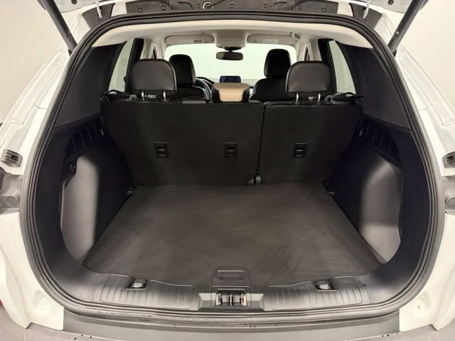 Used 2022 White Ford SEL image 31