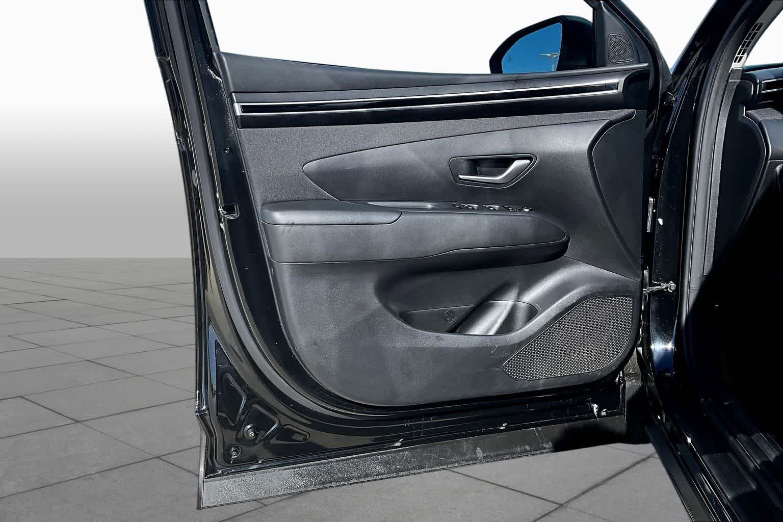 Used 2023 Phantom Black Hyundai SEL image 21