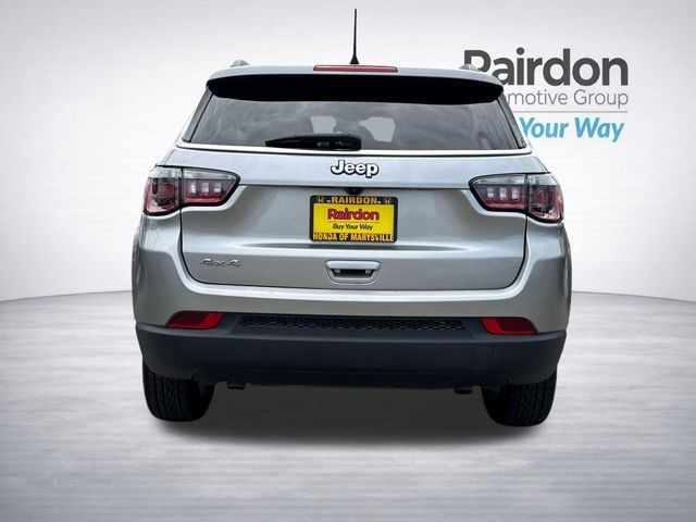Used 2024 Silver Zynith Metallic Clearcoat Jeep Latitude image 6