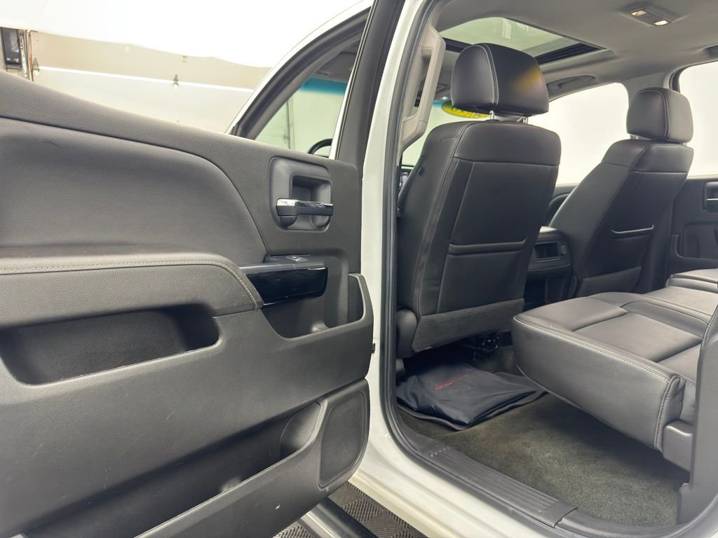 Used 2018 White Frost Tricoat GMC SLT image 39