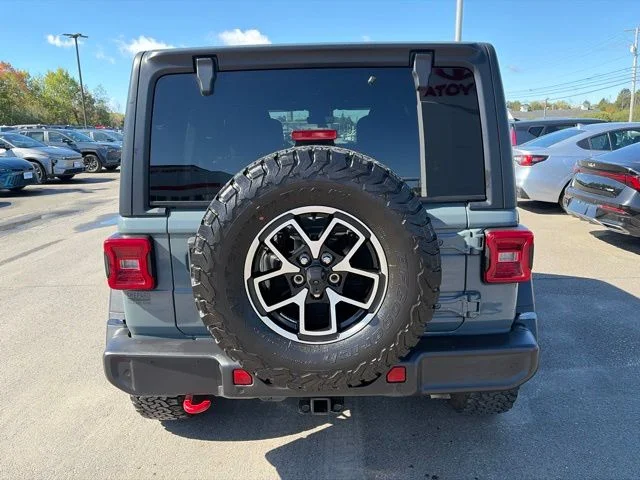 Used 2024 Gray Jeep Rubicon image 10