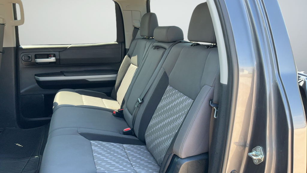 Used 2018 Gray Toyota SR5 image 20