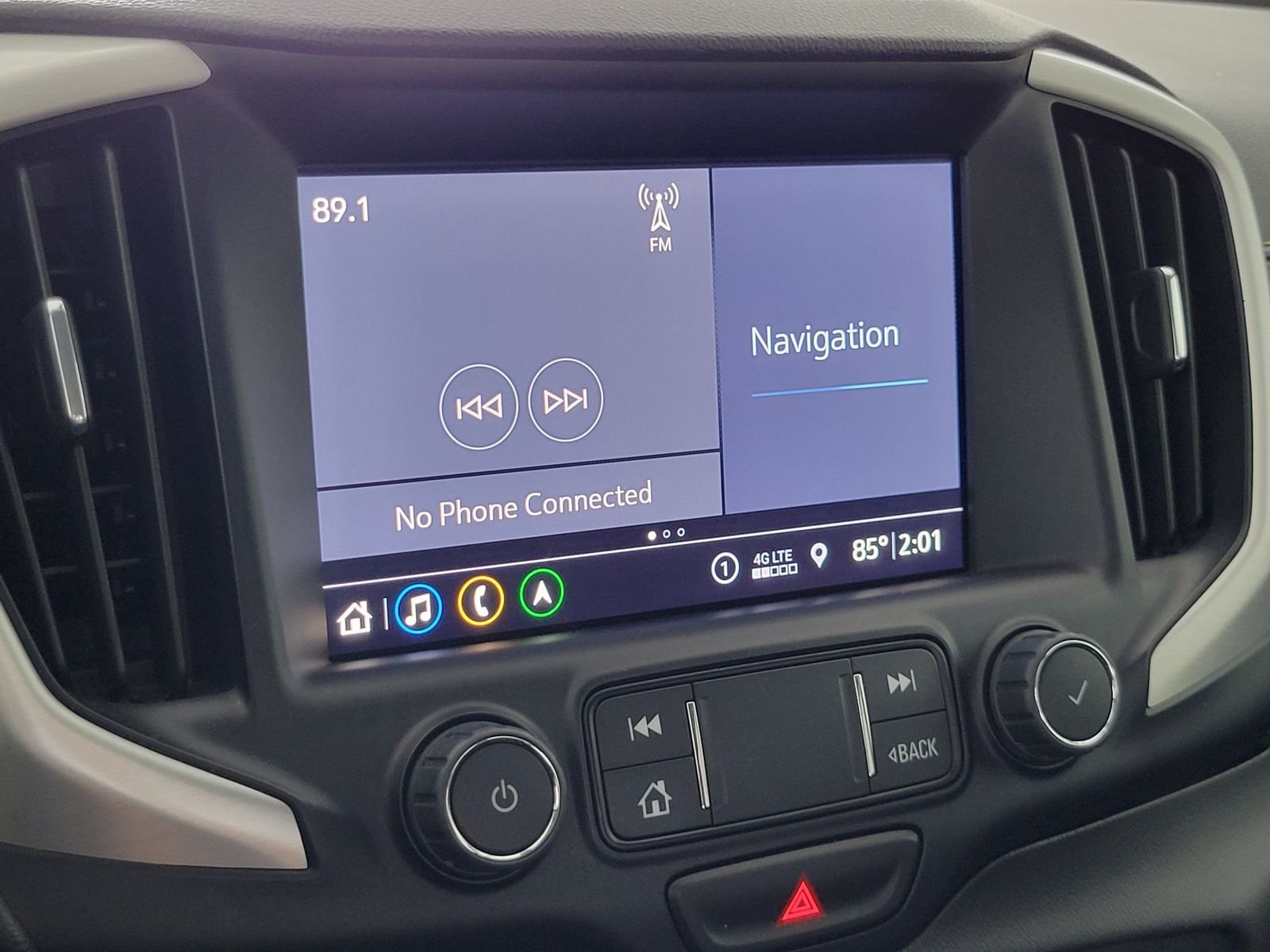 Used 2020 Black GMC SLE image 19