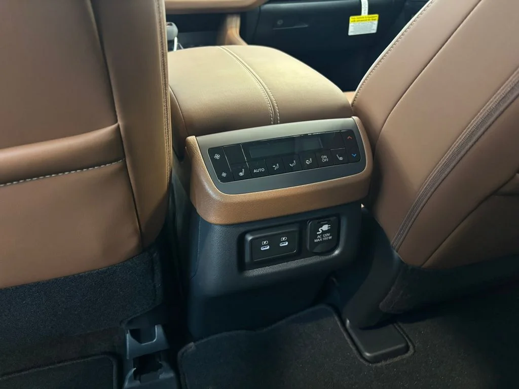 New 2026 Everest White Pearl TriCoat Nissan Platinum image 27