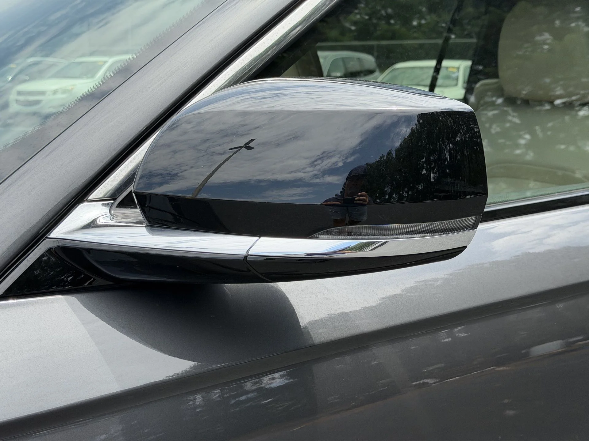 Used 2023 Metallic Jeep Limited image 18